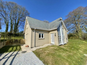 Luxurious 4 Bedroom New England Style Villa - Trewhiddle V1